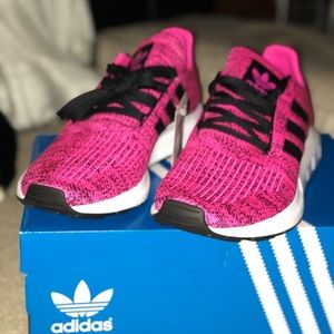 Adidas swift Run J new in box